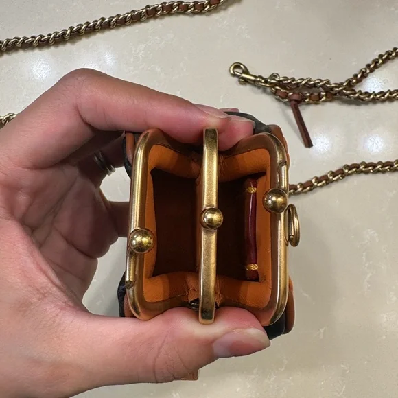 Coach Kisslock Rexy 1941 - Picture 8 of 12